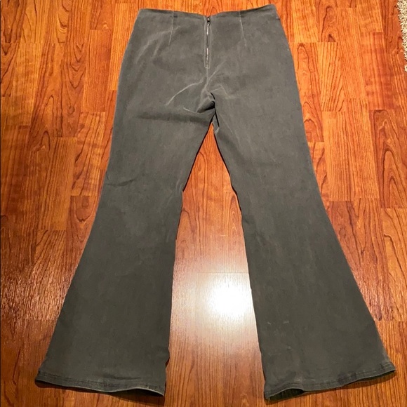 Stretchy fit, flare jeans - Picture 2 of 3